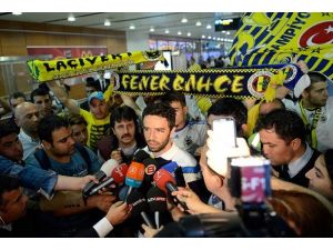 Fenerbahçe İstanbul'a döndü