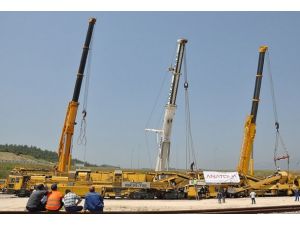 48 metrelik demiryolu aracı ekipleri seferber etti