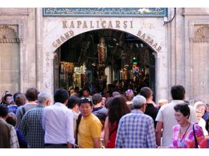 İstanbul'a 3 milyona yakın turist geldi