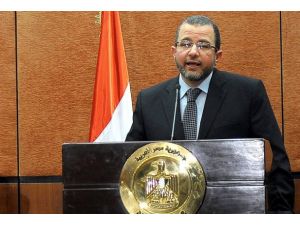 Mısır Başbakanı Kandil'in konvoyuna ateş açıldı