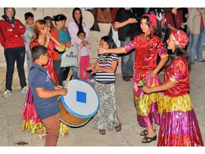 Tunca Nehri'nde "Kakava" coşkusu