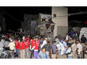 Pakistan'da parti mitingine saldırı: 12 ölü