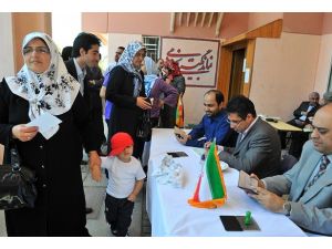 İran'da seçim yarışı 3 grup arasında 