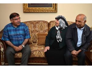 Bir oğlu bakan, diğeri vali