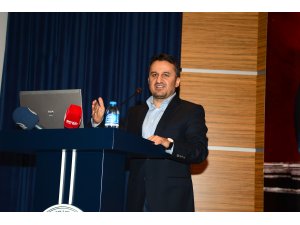 Özden “En hızlı ve en yaygın internet bağlantısı var"