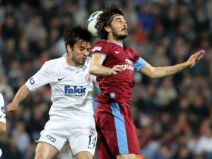 Avni Aker'de gol düellosu