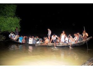 Myanmar'da tekne battı: 150 kişi kayıp