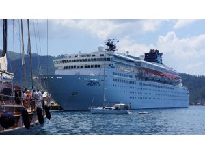 Zenith Marmaris Limanı'na demir attı