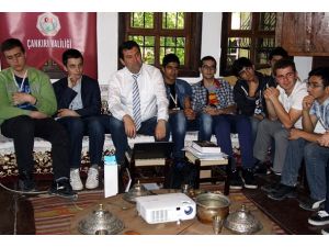 Yeni nesil gazeteciler yetiştiriyoruz