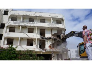 Öğretmenlerin gözdesi yıkılıyor