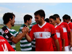 Kardeşliği futbolla sergilediler