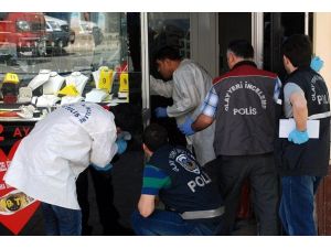 Kuyumcuyu odaya kitleyip altını çaldılar