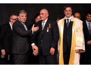 Cumhurbaşkanı Gül hayırseverlere madalya verdi