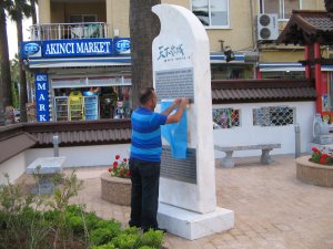 Marmaris’te Doğu Türkistan Bayrağı Hep Dalgalanacak