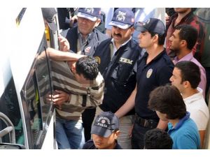 Gözaltına alınan 6 zanlı adliyede