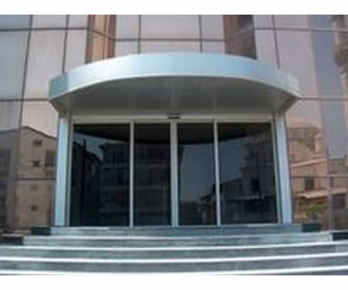 Kolaylıklarla fotoselli kapı