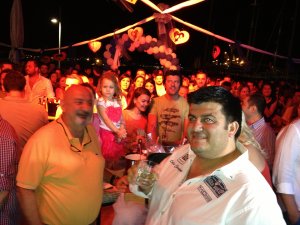 Marmaris sevdalıların buluşma noktası geceye damgasını vurdu