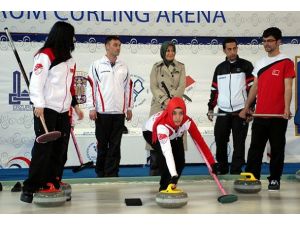 Curling oynadı