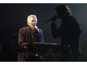 The Doors'un kurucu üyesi Manzarek öldü 