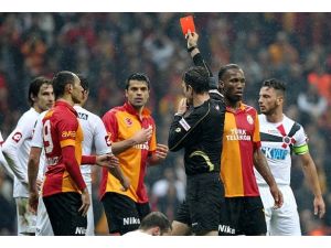 En çok kırmızı kartı Galatasaray gördü