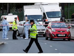 İngiltere'de kışla yakınında saldırı