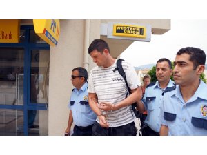 Turistin taksiciyi darbettiği iddiası