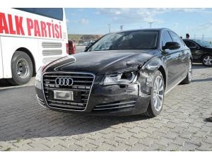 Kılıçdaroğlu'nun makam aracı kaza yaptı