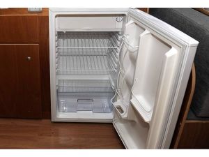 Zalim baba bebeğini sussun diye dondurucuya koydu