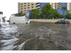 Barbara kasırgası Meksika'yı vurdu