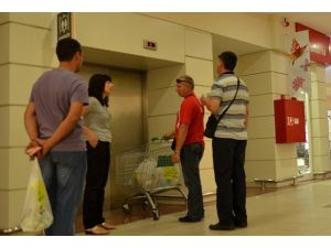 Asansörlerin yüzde 67'si kullanılamaz durumda