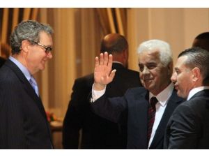 Ada'da liderler ilk kez buluştu