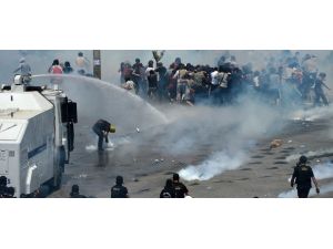 Taksim Meydanı'nda müdahale sürüyor