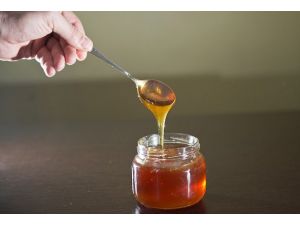 Sahte balın parasını icrayla geri aldı