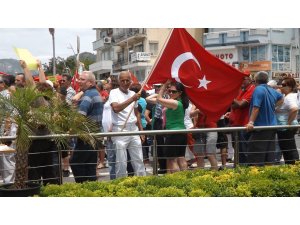 Marmaris'te Polisten Eylemcilere Müdahale