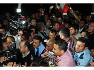 Roberto Carlos'a coşkulu karşılama