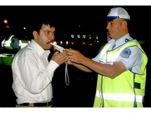 Alkolmetreyi üflemeyenin ehliyetine el konulacak