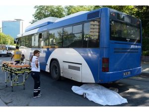 Belediye otobüsü üniversite öğrencisine çarptı