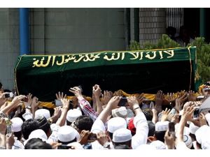 Polis 3 Müslüman kadını öldürdü