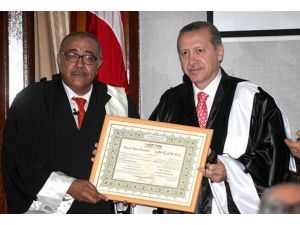 Başbakan Erdoğan'a Cezayir'de fahri doktora unvanı verildi