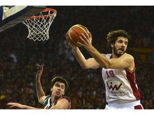 Galatasaray Medical Park, final serisinde öne geçti