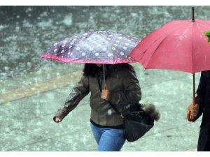 İstanbul'da sağanak ve dolu uyarısı