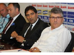 Trabzonspor'da teknik kadro sözleşme imzaladı