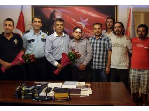 Bu kez polisten özür dilemek için yürüdüler