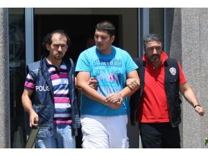 Protesto gösterilerinde yağmaya 2 gözaltı