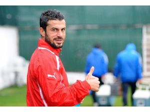 Futbolu bırakmak istemiyor