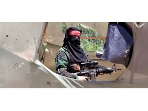 Filistinli kadınlar silah kullanmayı öğreniyor