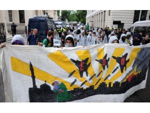 G8 protestosunda Gazze'ye destek