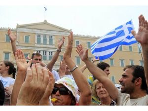 Yunanistan'da hayat durma noktasına geldi