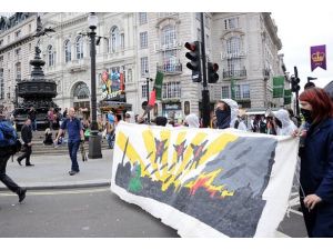 Londra'da G8 protestoları sürüyor