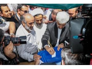 İran'da oy verme işlemi sona erdi